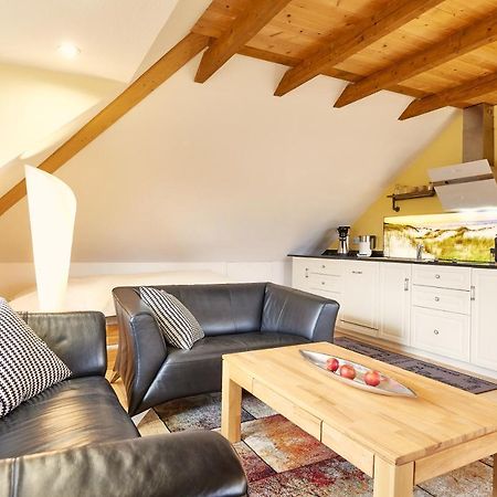 Ferienwohnung Raffael 100 Qm, 2 Grosse Betten Im Wohnzimmer Cuxhaven Eksteriør billede