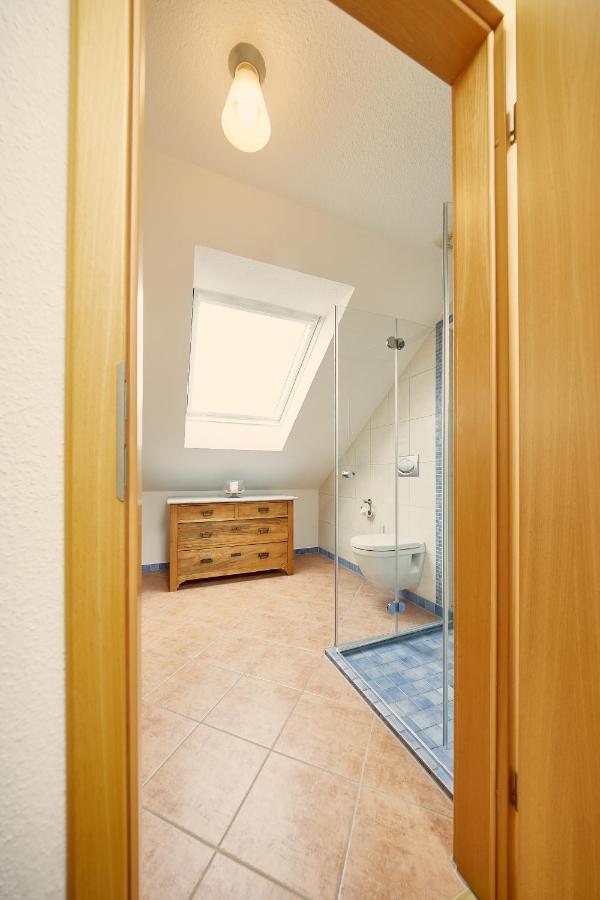 Ferienwohnung Raffael 100 Qm, 2 Grosse Betten Im Wohnzimmer Cuxhaven Eksteriør billede